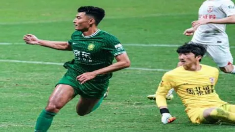 泰山队梅州备战，五外援齐聚，四国脚悉数在列，史松宸随队出征